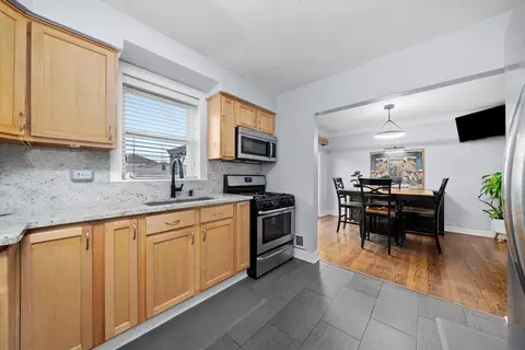 Kitchen - 6123 S Meade Ave, Chicago, IL 60638 photo 3 of 5