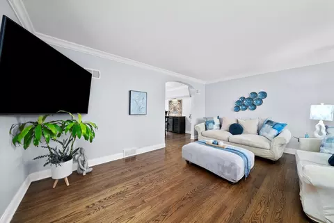 Living - 6123 S Meade Ave, Chicago, IL 60638 photo 2 of 4