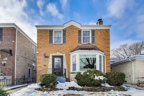 6230 N Troy St, Chicago, IL 60659