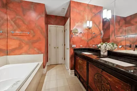 Bath - Undisclosed, Chicago, IL 60657 photo 2 of 3