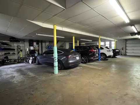 Exterior - Undisclosed, Chicago, IL 60657 photo 5 of 7