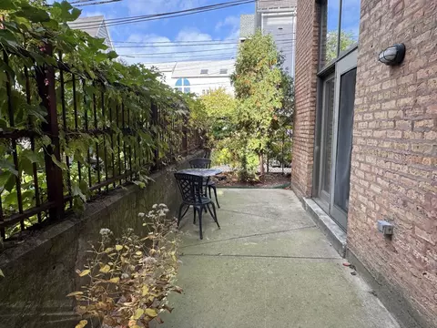 Exterior - Undisclosed, Chicago, IL 60657 photo 3 of 7