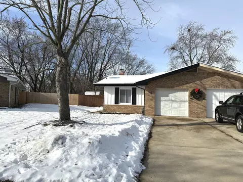 1410 Beverly Ln, Streamwood, IL 60107