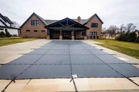 Exterior - 740 67th Pl, Willowbrook, IL 60527 photo 7 of 11