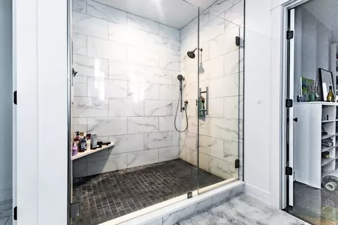 Bath - 740 67th Pl, Willowbrook, IL 60527 photo 5 of 8