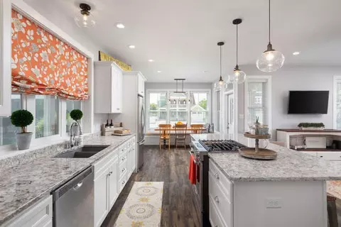 Kitchen - 12 Great Loop W, Ottawa, IL 61350 photo 3 of 7