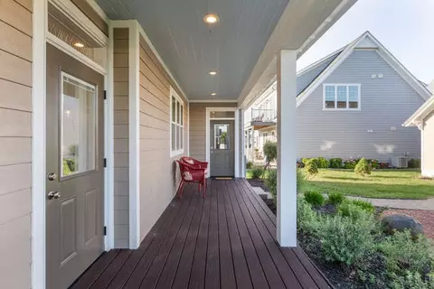Exterior - 12 Great Loop W, Ottawa, IL 61350 photo 6 of 11