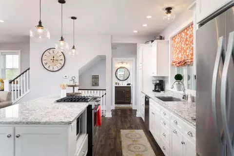 Kitchen - 12 Great Loop W, Ottawa, IL 61350 photo 4 of 7