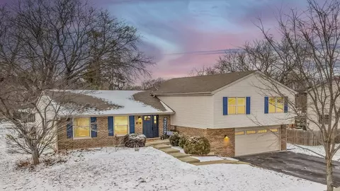 681 Windemere Ln, Lake Zurich, IL 60047