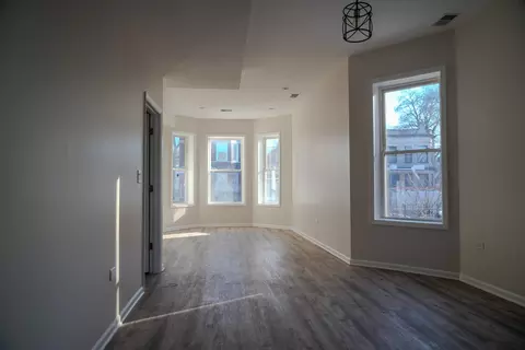 Living - Undisclosed, Chicago, IL 60636 photo 4 of 4