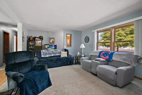 126 E Cleveland St, Cullom, IL 60929 photo 2