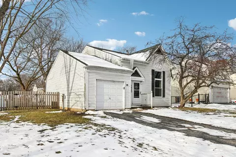 1420 Greenridge Ave, Algonquin, IL 60102 photo 3