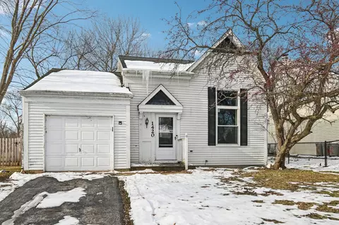 1420 Greenridge Ave, Algonquin, IL 60102