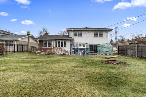 Undisclosed, Des Plaines, IL 60016 photo 26
