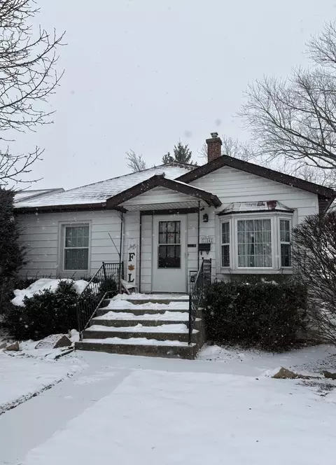 184 S Douglas Ave, Bradley, IL 60915
