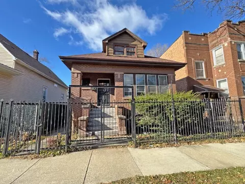 938 N Leamington Ave, Chicago, IL 60651