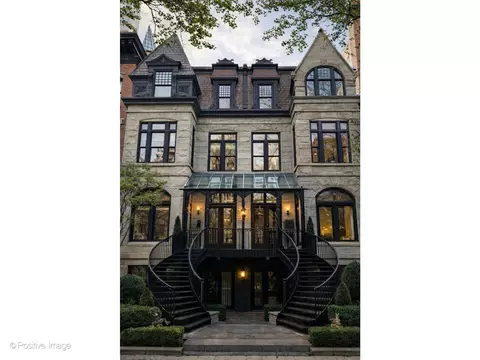 1520 N Dearborn Pkwy, Chicago, IL 60610