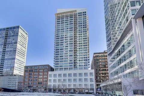 701 S Wells St #1402, Chicago, IL 60607