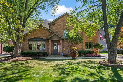 429 W Kenilworth Ave, Palatine, IL 60067