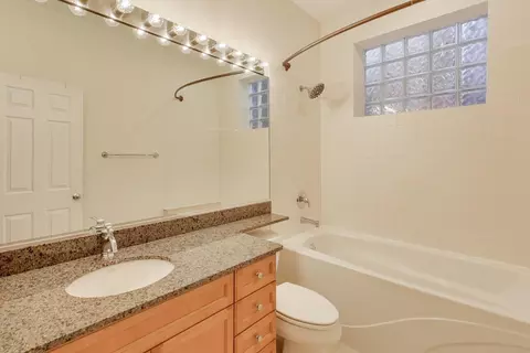 Bath - Undisclosed, Chicago, IL 60622 photo 3 of 3