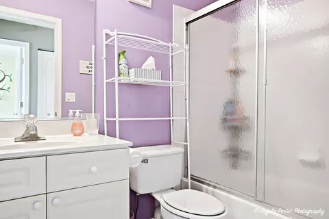 Bath - 28501 Wagon Trail Ct, Lakemoor, IL 60051 photo 3 of 3