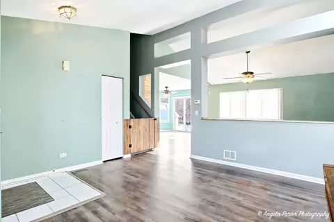 Living - 28501 Wagon Trail Ct, Lakemoor, IL 60051 photo 1 of 5