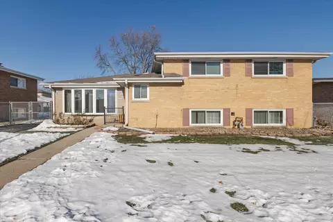 7910 Churchill St, Morton Grove, IL 60053