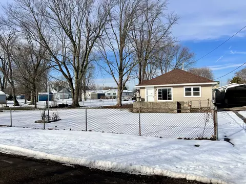 221 W 7th St, Tilton, IL 61833