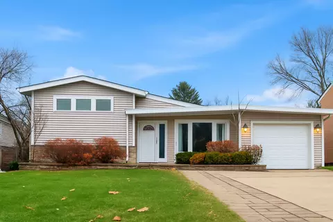 42 W Taylor Rd, Lombard, IL 60148
