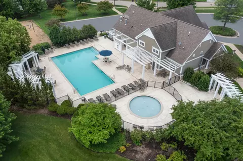 Exterior - 3102 Holden St, Elgin, IL 60124 photo 3 of 3