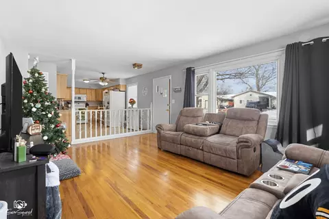 Living - Undisclosed, Kankakee, IL 60901 photo 2 of 3