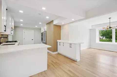 Kitchen - 303 Cedarbrook Rd, Naperville, IL 60565 photo 4 of 4