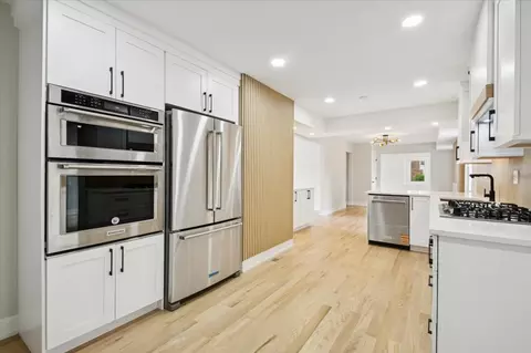 Kitchen - 303 Cedarbrook Rd, Naperville, IL 60565 photo 3 of 4