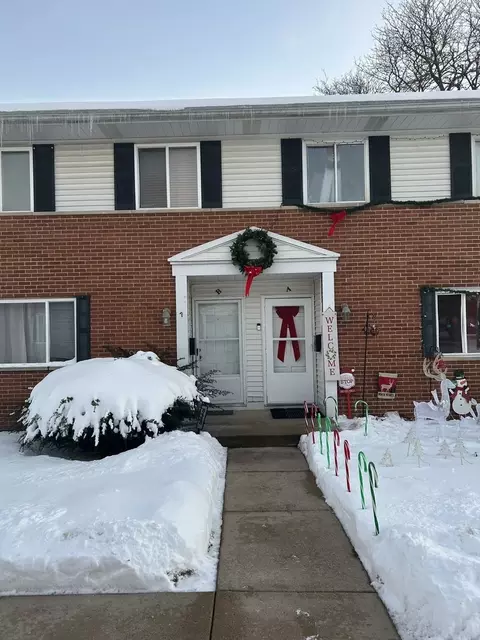 811 N Randall Rd #B, Aurora, IL 60506