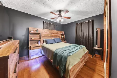 Bedroom - 180 E Us Route 6, Morris, IL 60450 photo 1 of 1