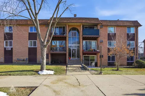 1180 Meadow Ln #108, Hoffman Estates, IL 60169