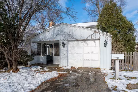 75 Williamsburg Rd, Evanston, IL 60203 photo 1