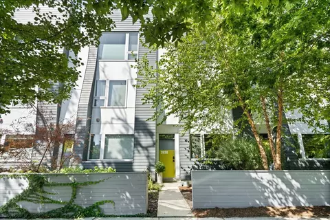 2638 N Ridgeway Ave, Chicago, IL 60647