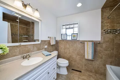 111 S Lorraine Rd, Wheaton, IL 60187 photo 9