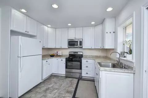 111 S Lorraine Rd, Wheaton, IL 60187 photo 3