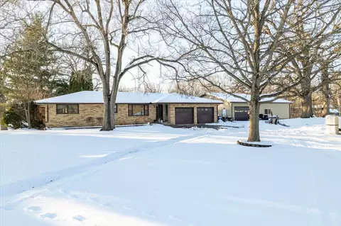 Exterior - 8710 N 2100 East Rd, Downs, IL 61736 photo 2 of 2