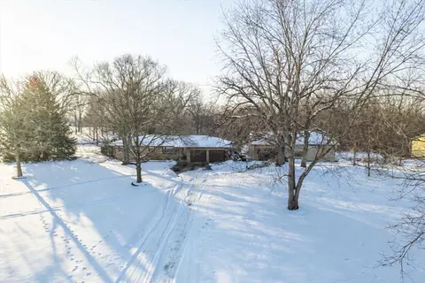 Exterior - 8710 N 2100 East Rd, Downs, IL 61736 photo 1 of 2