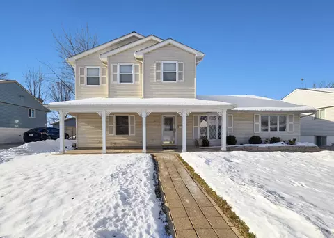 719 Surrey Dr, Streamwood, IL 60107