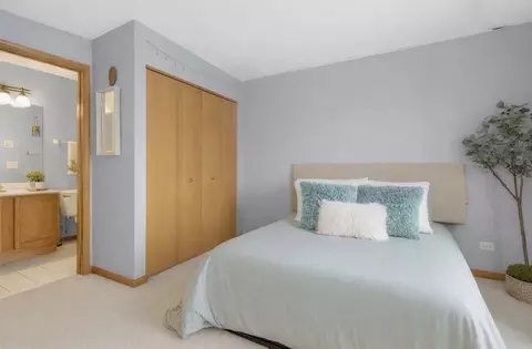 Bedroom - 2310 Twilight Dr, Aurora, IL 60503 photo 4 of 4