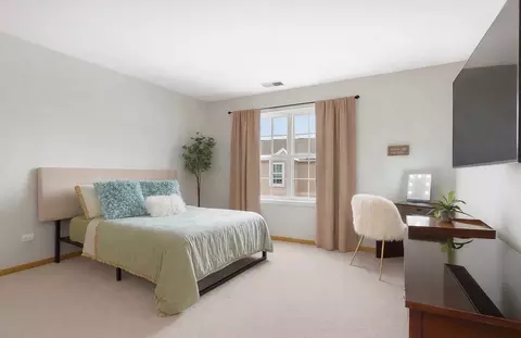 Bedroom - 2310 Twilight Dr, Aurora, IL 60503 photo 3 of 4