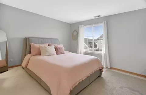 Bedroom - 2310 Twilight Dr, Aurora, IL 60503 photo 2 of 4