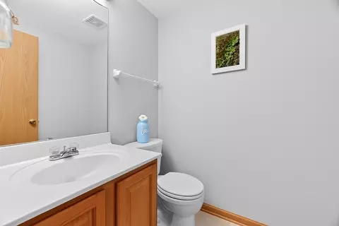 Bath - 2310 Twilight Dr, Aurora, IL 60503 photo 1 of 3