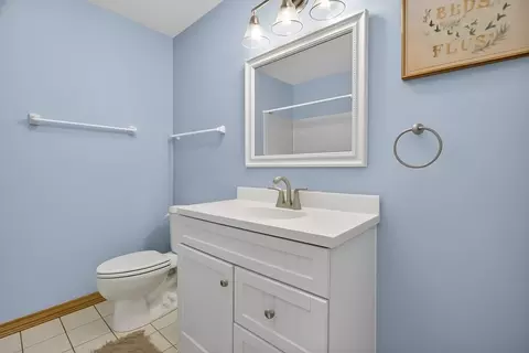 Bath - 2310 Twilight Dr, Aurora, IL 60503 photo 3 of 3