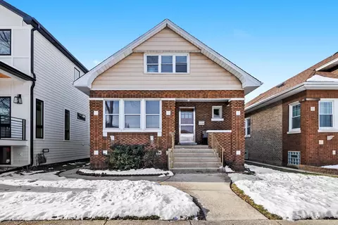 2716 Grove Ave, Berwyn, IL 60402