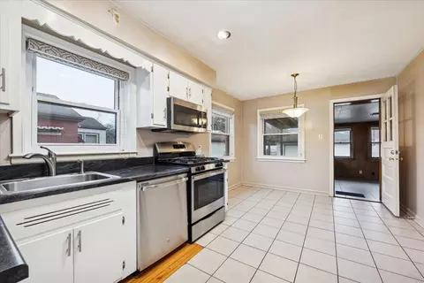 Kitchen - 2329 W 107th Pl, Chicago, IL 60643 photo 1 of 4
